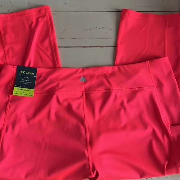 NWT Hot Pink Capri Legging 3x Hi Rise Stretch Pockets Athletic Workout Pants - Picture 8 of 10